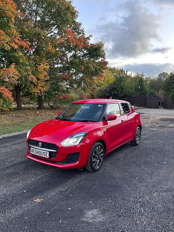 Usado Suzuki Swift SZ-L 83 CV (61 kW) 2022 Rojo Utilitario