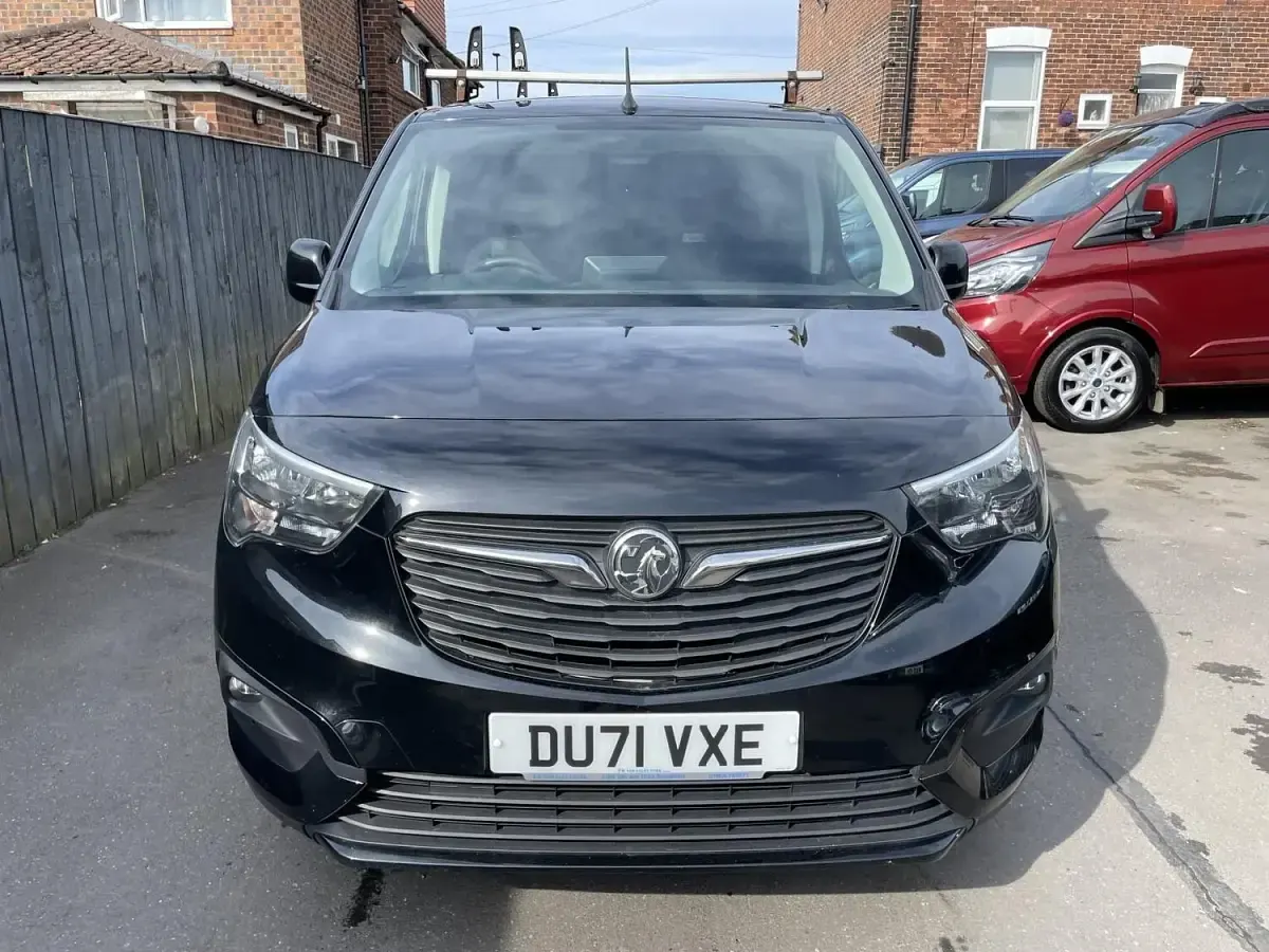 Used Vauxhall Combo Sportive 100 HP (73 kW) 2021 Black MPV
