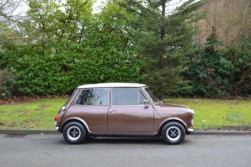 Usado Mini Cooper 71 HP (52 kW) 1975 Castanho Citadino