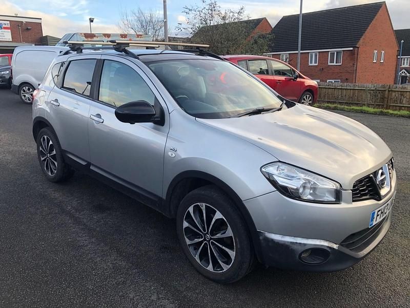 Silver metallic Used 2013 Nissan Qashqai 360º SUV | £3,195 (Fair price) - Image 1/4