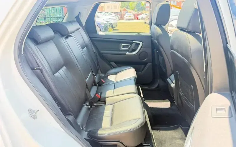 Used Land Rover Discovery Sport HSE 241 HP (177 kW) 2018 White SUV