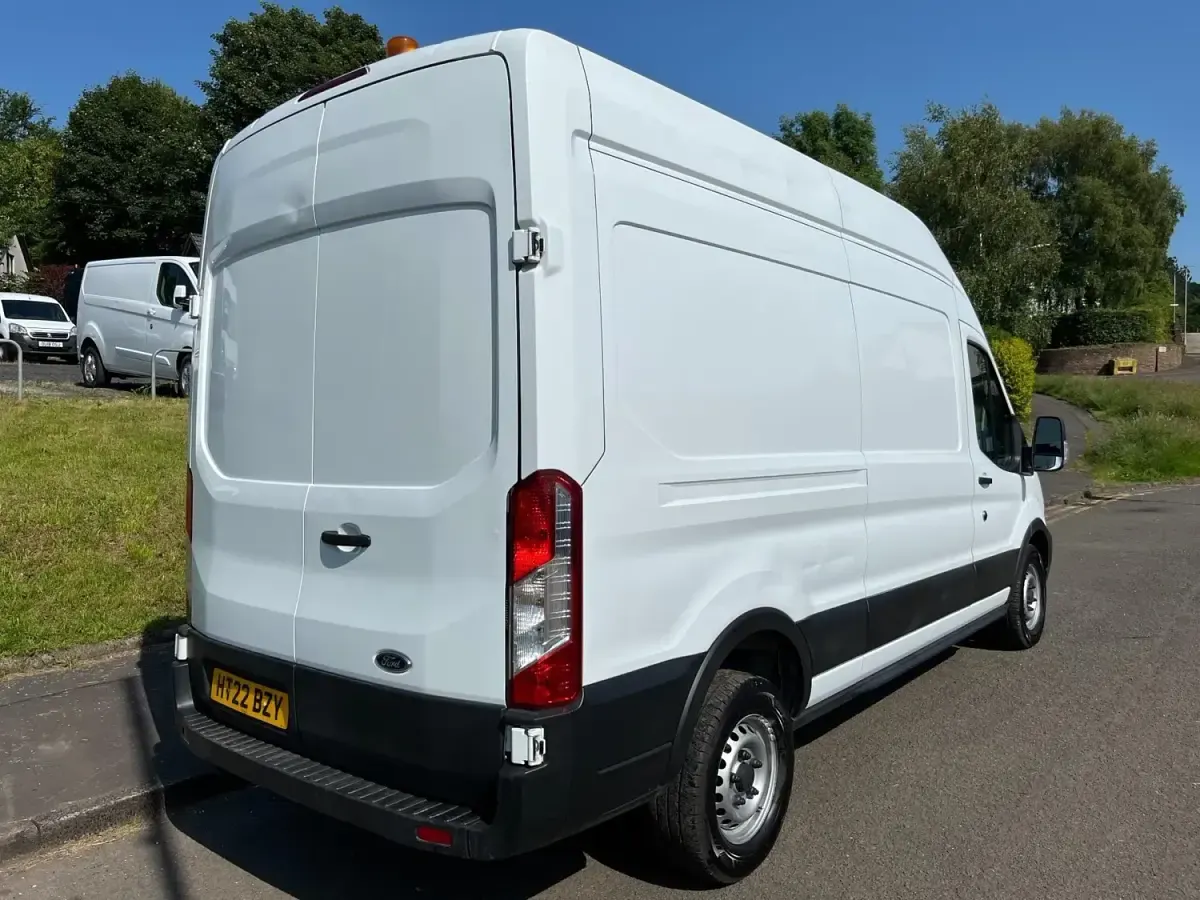 Begagnad Ford Transit S 130 HK (95 kW) 2022 Vit Van