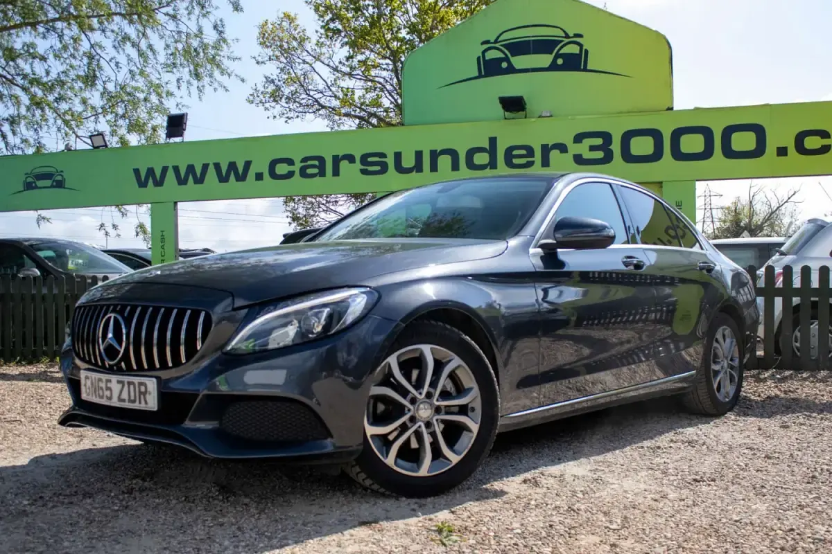 Usado Mercedes C200 2015 Cinzento Sedan
