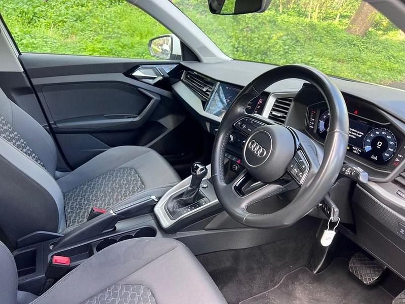 Used Audi A1 Design 116 HP (85 kW) 2020 White SUV