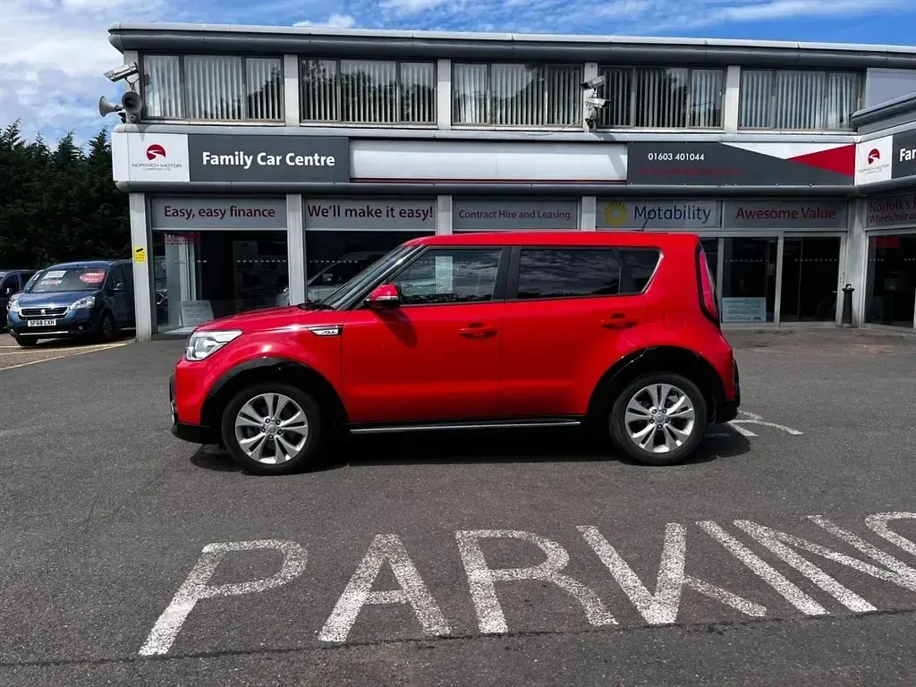 Used Kia Soul Urban 134 HP (98 kW) 2017 Red SUV