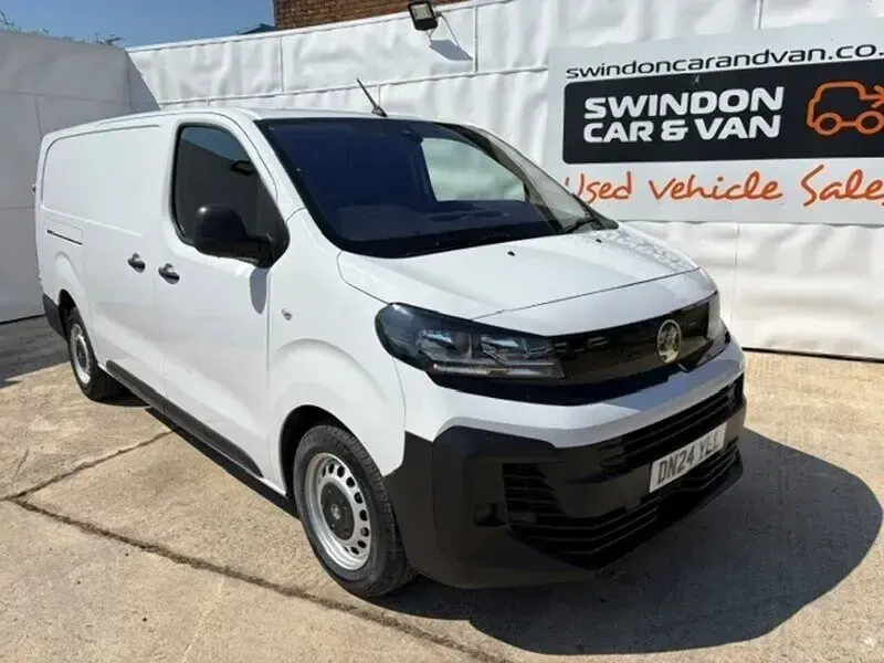 Used Vauxhall Vivaro 145 HP (106 kW) 2024 White MPV