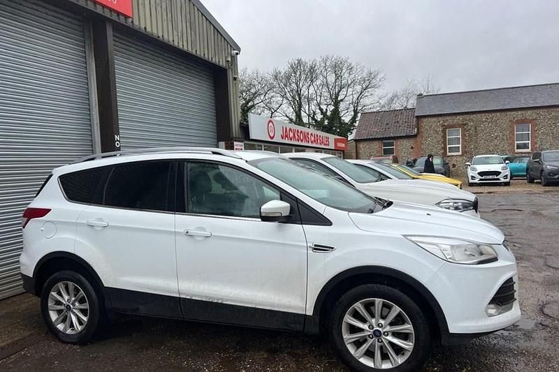 Used Ford Kuga Titanium 150 HP (110 kW) 2016 White SUV