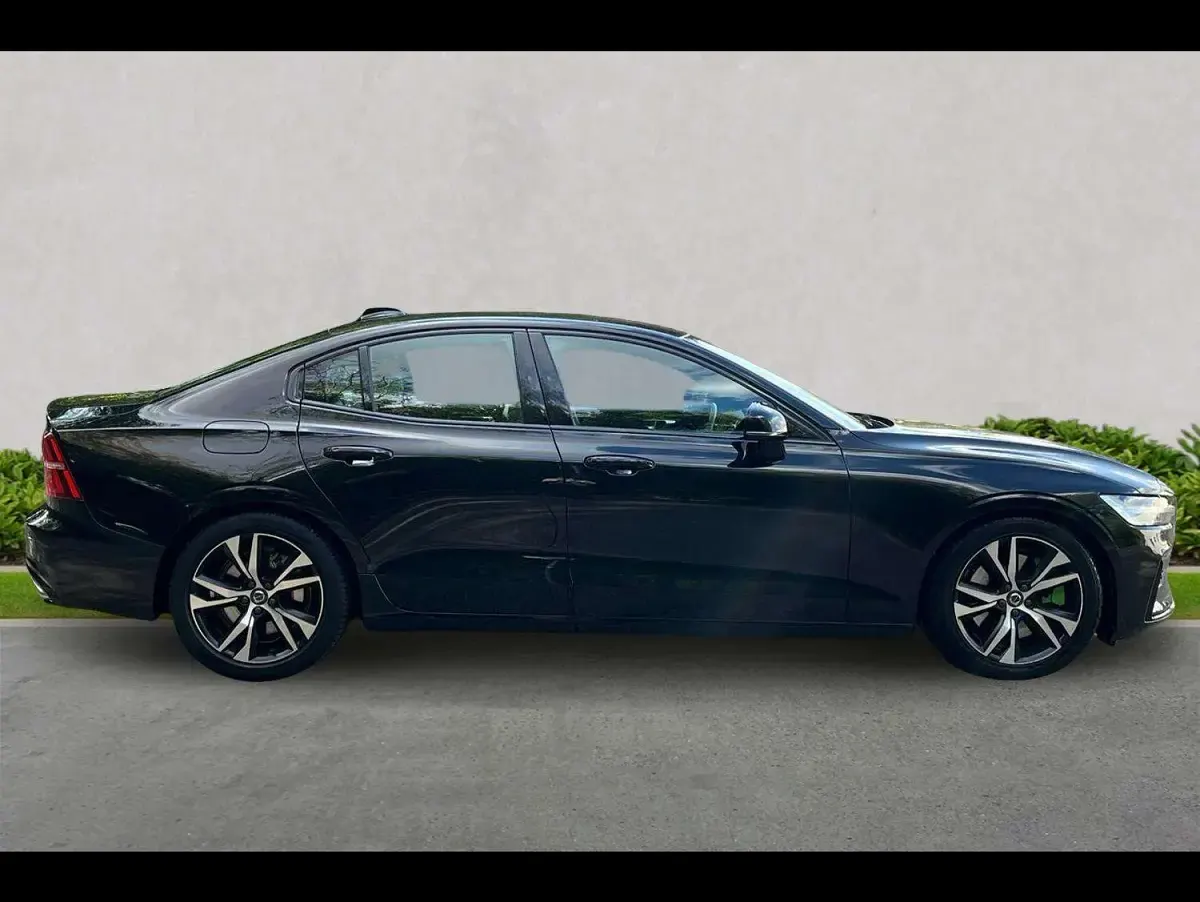Used Volvo S60 R-Design 250 HP (183 kW) 2019 Black Sedan