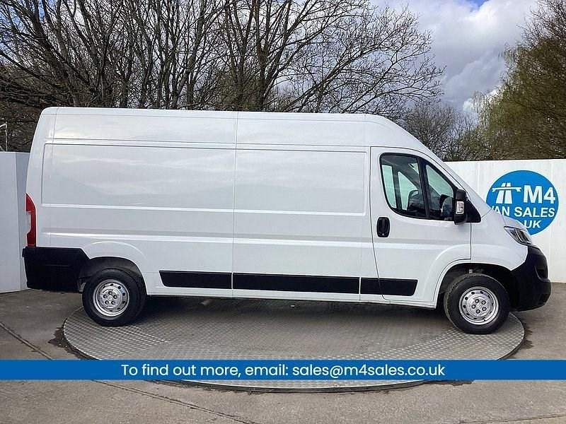 Used Citroën Relay 140 HP (102 kW) 2023 White Van