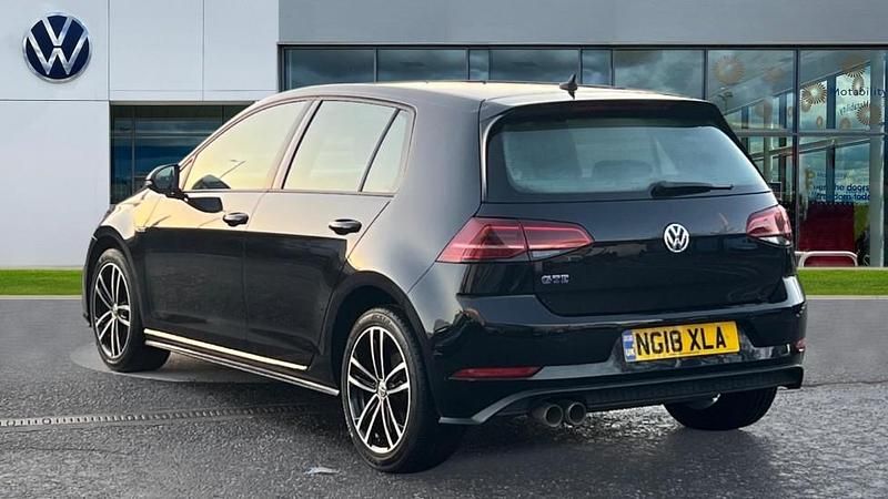 Used VW Golf VII GTE 204 HP (150 kW) 2018 Deep black