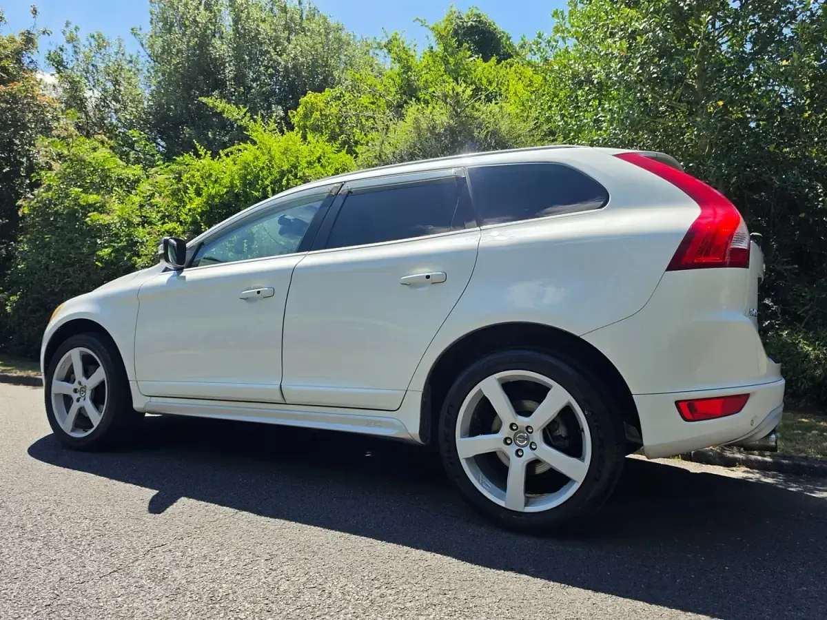 Used Volvo XC60 R-Design 2012 White SUV