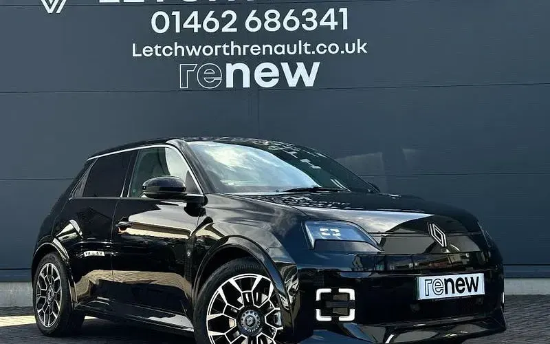Used Renault 5 E-Tech Komfort 110 kW (150 HP) 2025 Hatchback