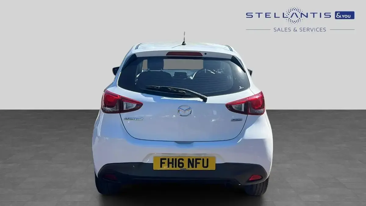 Begagnad Mazda 2 74 HK (54 kW) 2016 Vit