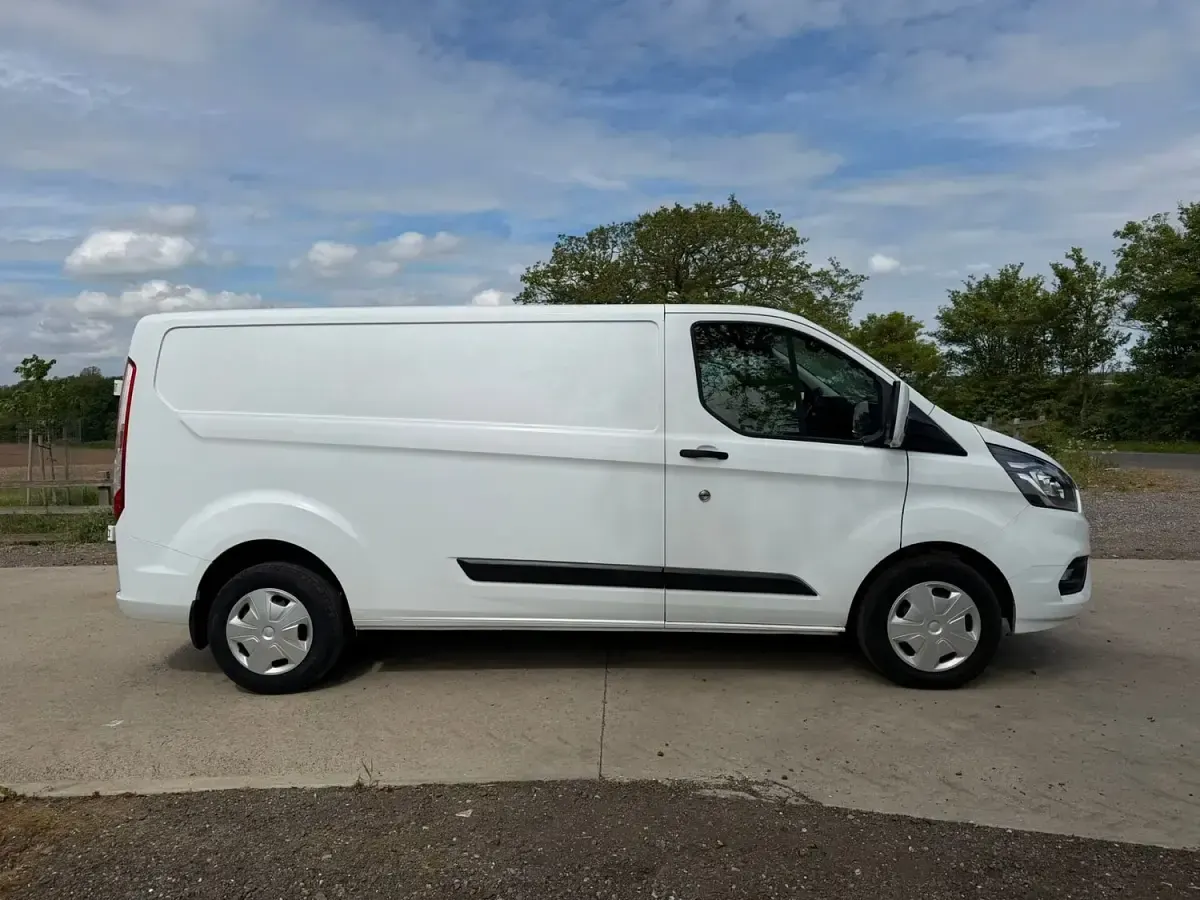 Used Ford Transit Custom Trend 130 HP (95 kW) 2021 White Van