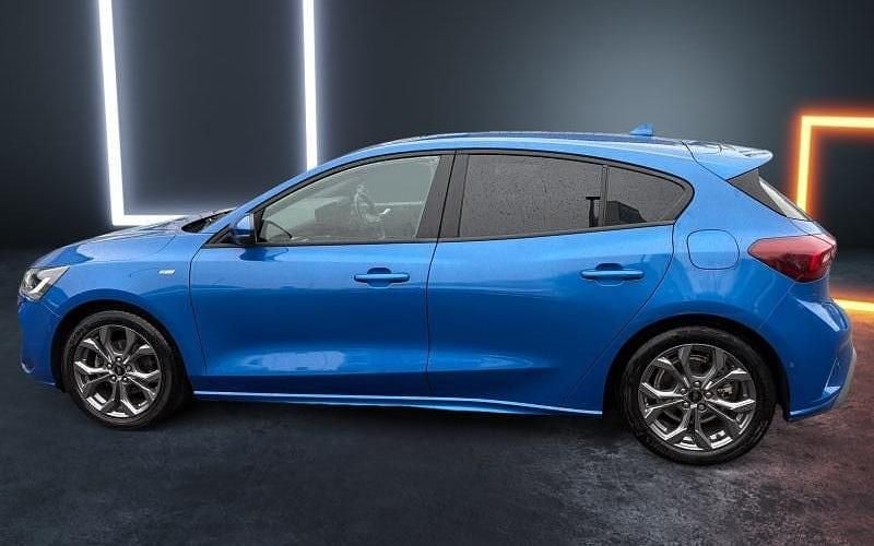 Usado Ford Focus ST-Line 125 HP (91 kW) 2023 Azul Citadino