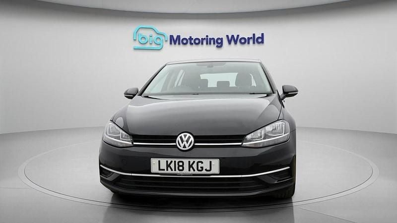 Used VW Golf VII SE 125 HP (91 kW) 2018 Black Hatchback