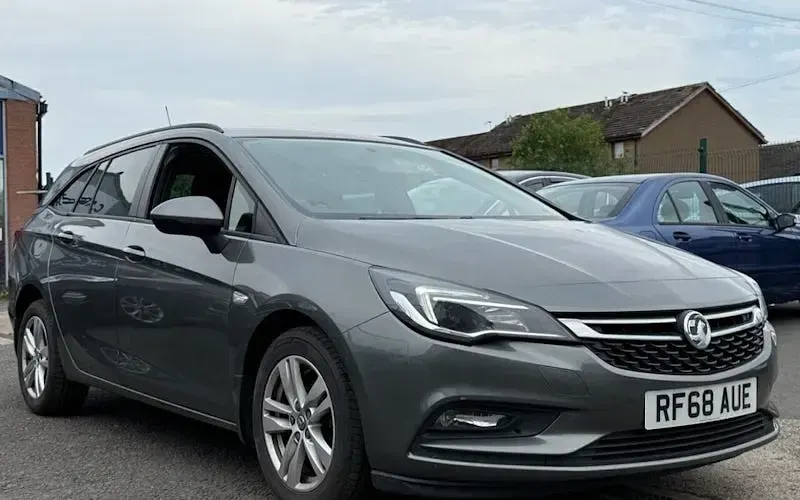Used Vauxhall Astra Design Edition 110 HP (80 kW) 2025 Estate