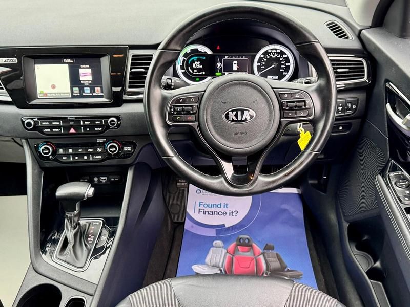 Used Kia Niro 139 HP (102 kW) 2019 Red SUV