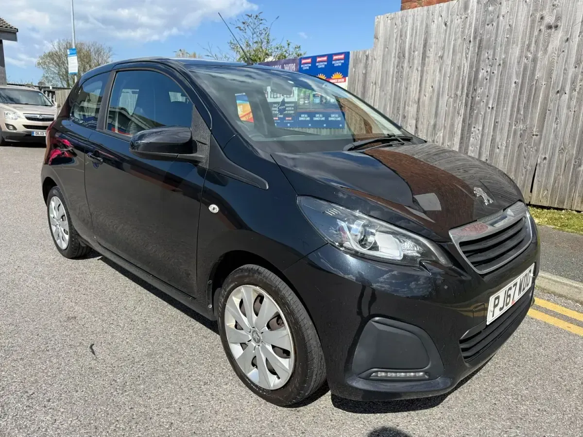Used Peugeot 108 Active 68 HP (50 kW) 2017 Black Hatchback