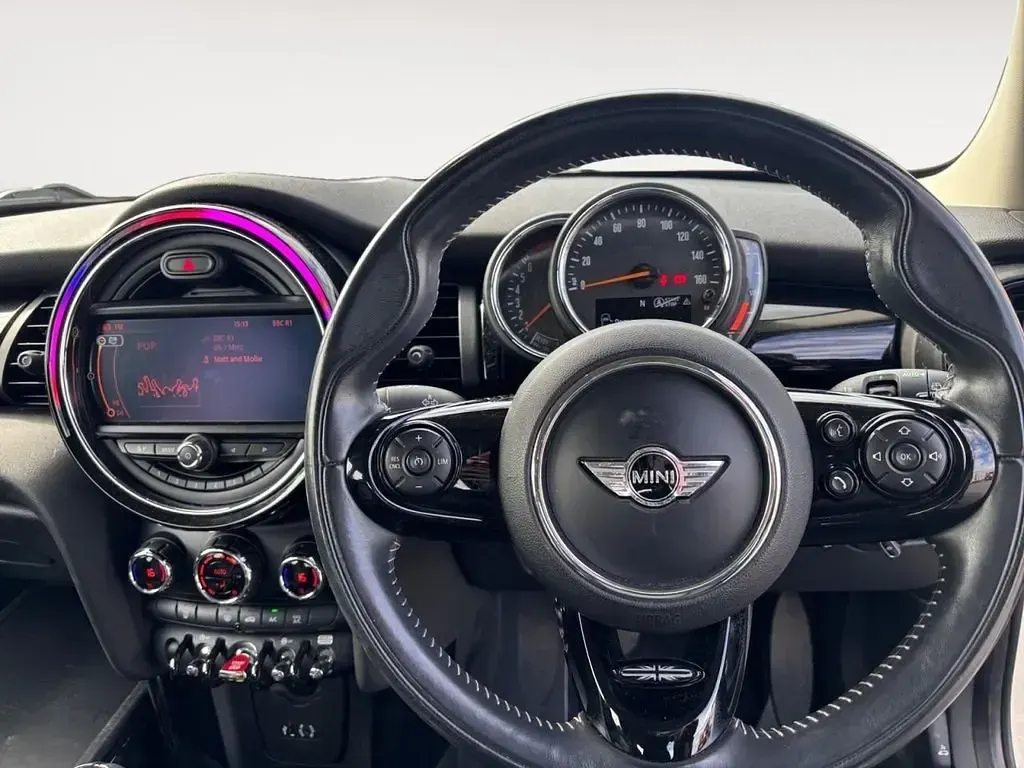 Używany Mini Cooper S Hatch 192 KM (141 kW) 2017 Biały Hatchback