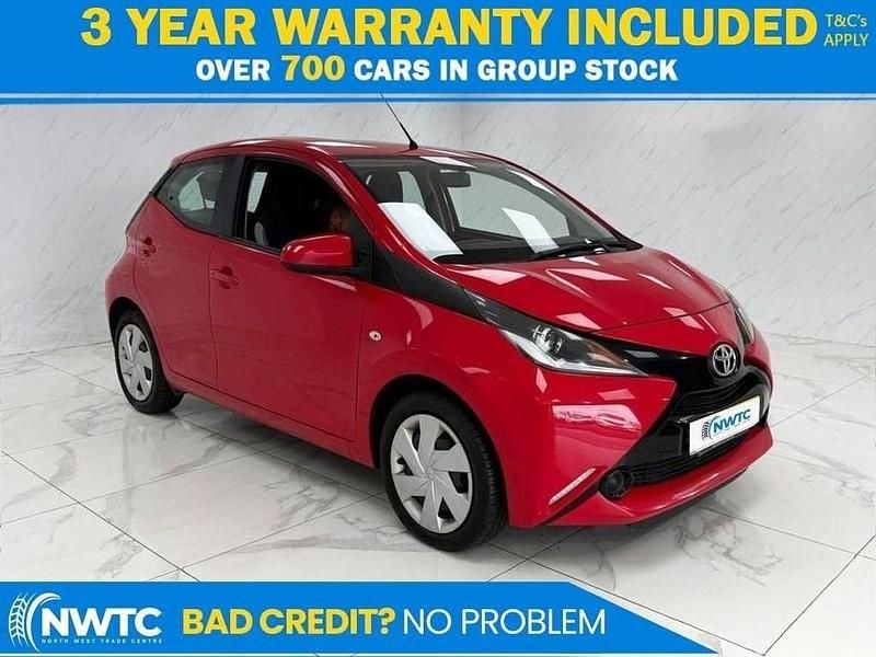 Used Toyota Aygo X-play 71 HP (52 kW) 2018 Red Hatchback