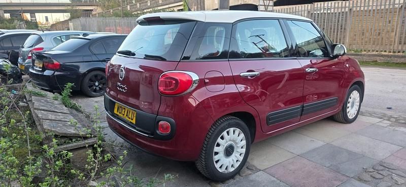 Used Fiat 500L Easy 85 HP (62 kW) 2013 Red MPV