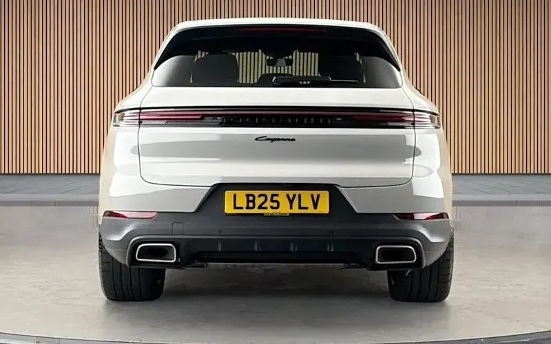 Used Porsche Cayenne 470 HP (345 kW) 2025 Grey SUV