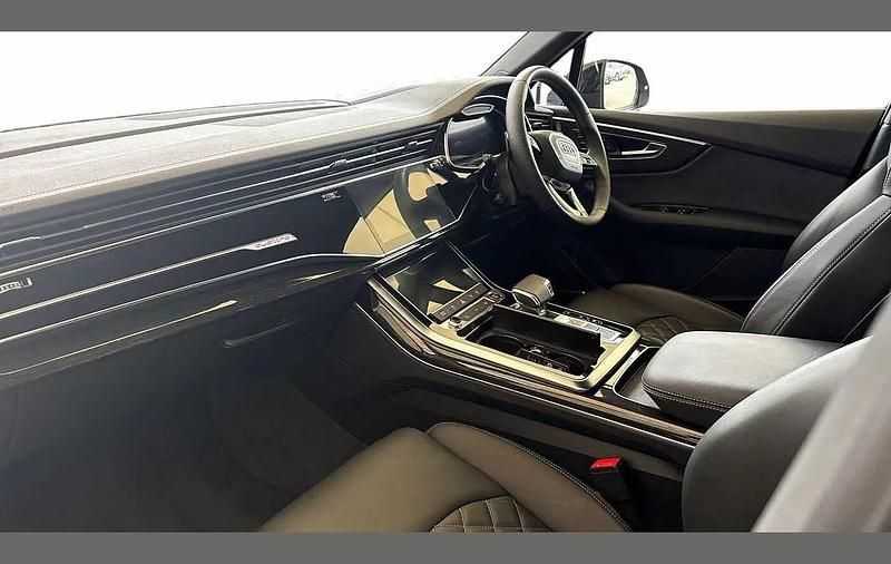 Used Audi SQ7 Comfort 507 HP (372 kW) 2025 Black SUV