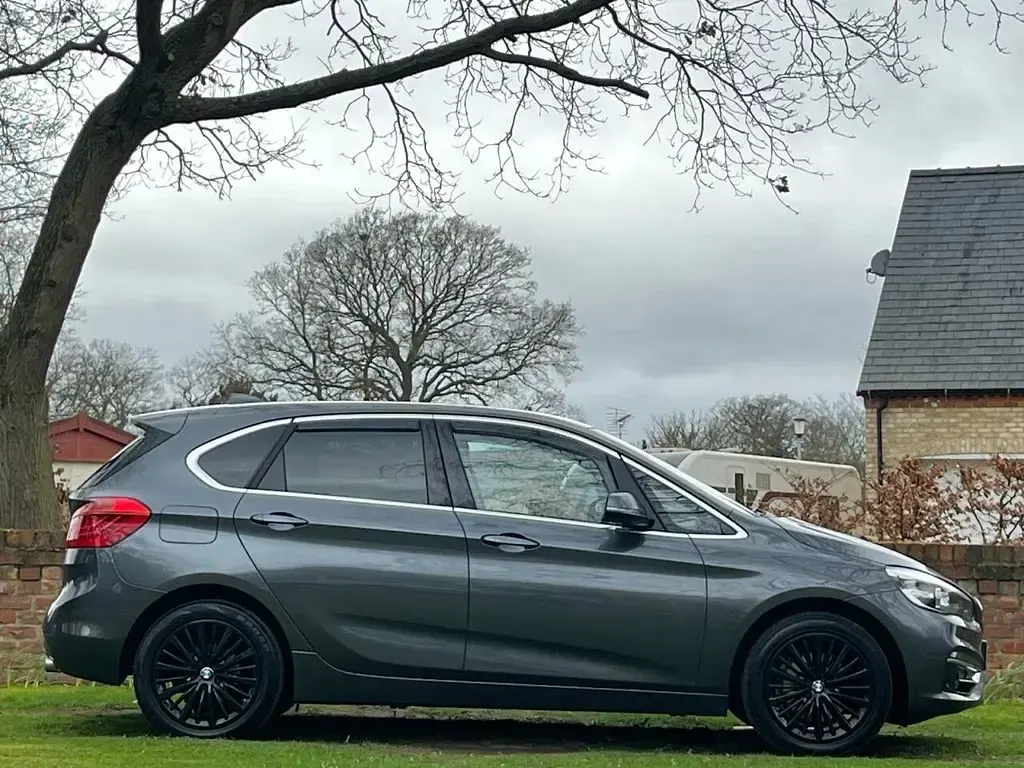Used BMW 220 Luxury Line 190 HP (139 kW) 2015 Grey MPV