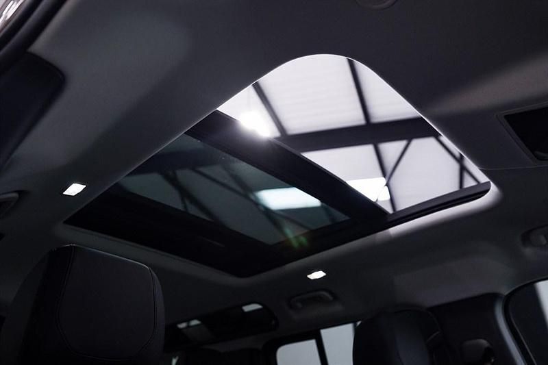 Used Land Rover Defender S 250 HP (183 kW) 2024 Gondwana stone metallic SUV