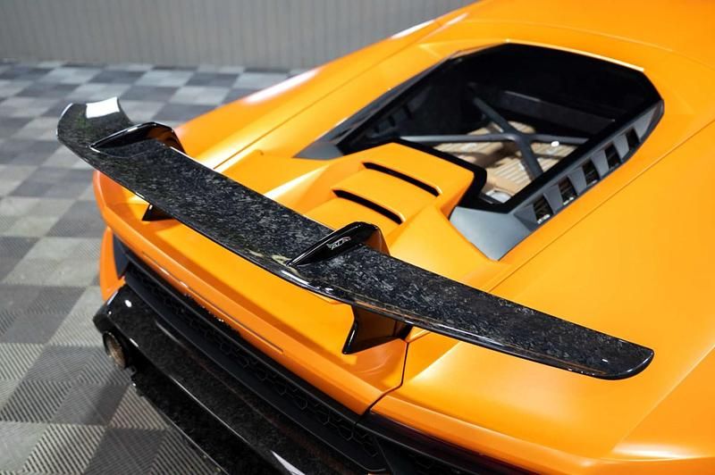 Used Lamborghini Huracán 640 HP (470 kW) 2019 Orange Coupe