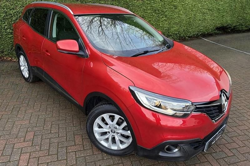 Red Used 2016 Renault Kadjar Dynamique SUV | £5,495 (Fair price) - Image 1/1