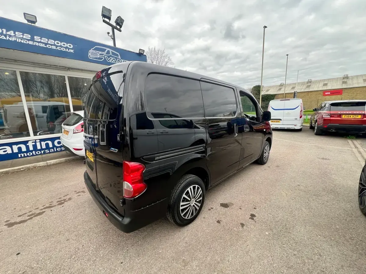 Usado Nissan NV200 SE 2011 Negro Monovolumen