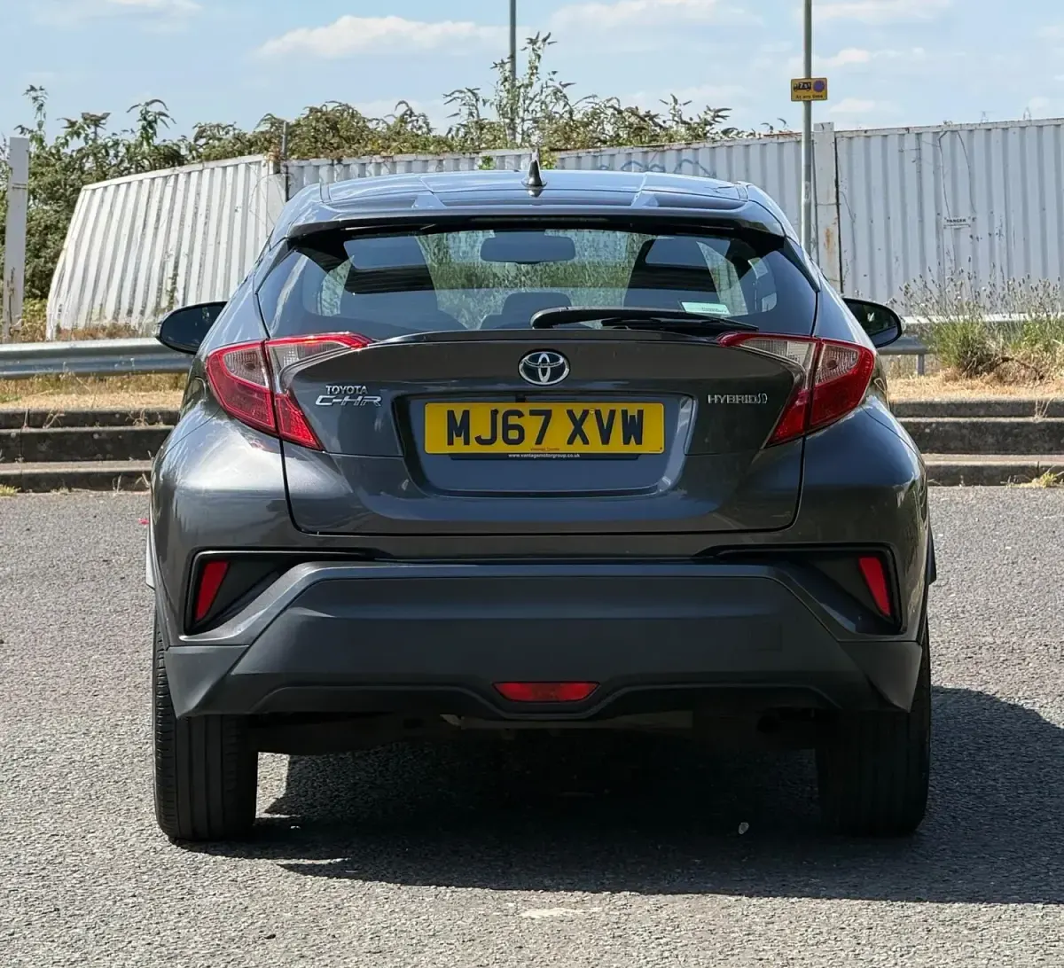 Used Toyota C-HR 122 HP (89 kW) 2018 Grey SUV