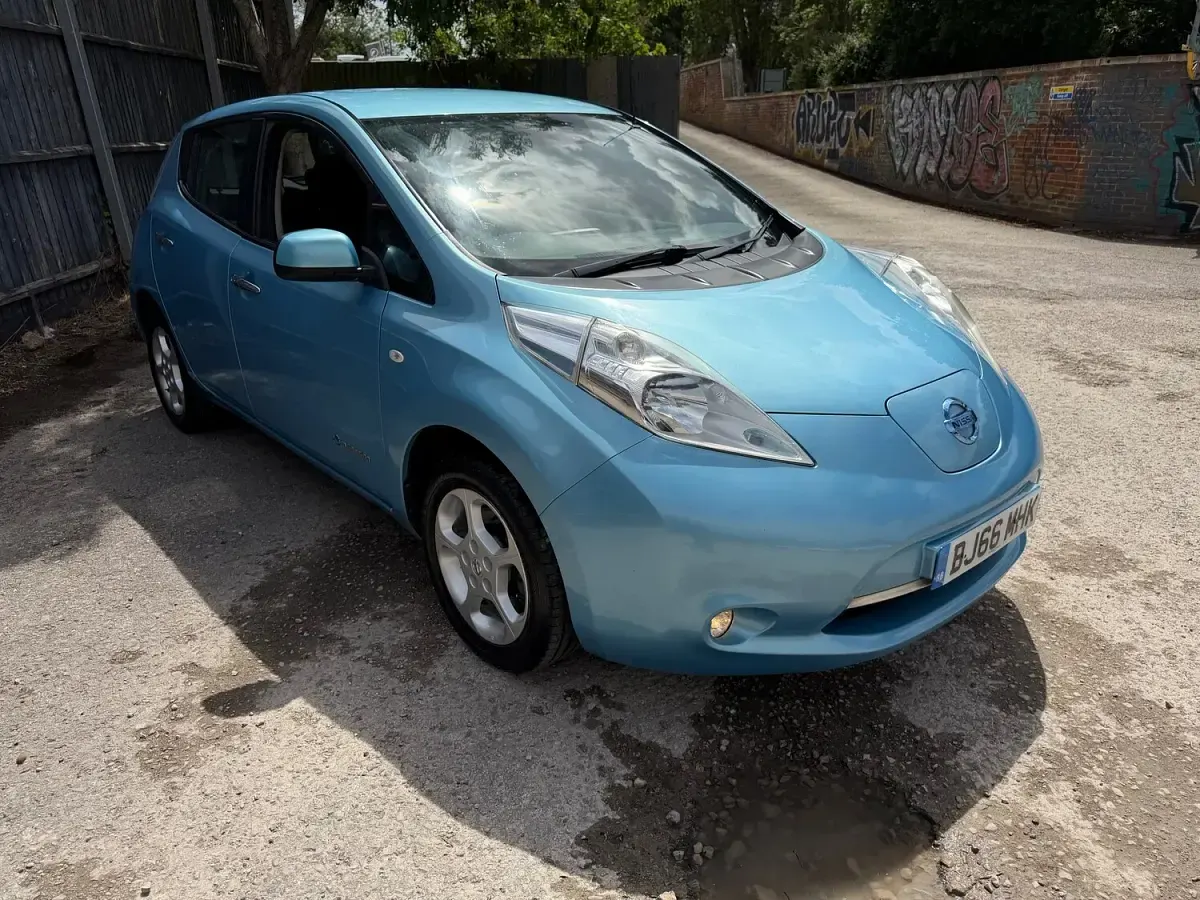 Used Nissan Leaf Acenta 80 kW (109 HP) 2016 Blue Hatchback