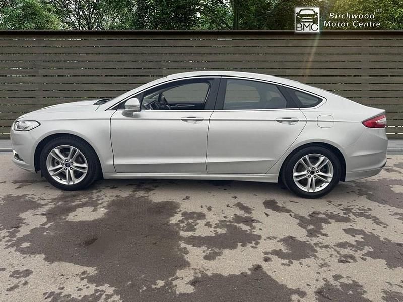 Used Ford Mondeo Zetec 125 HP (91 kW) 2018 Silver Hatchback