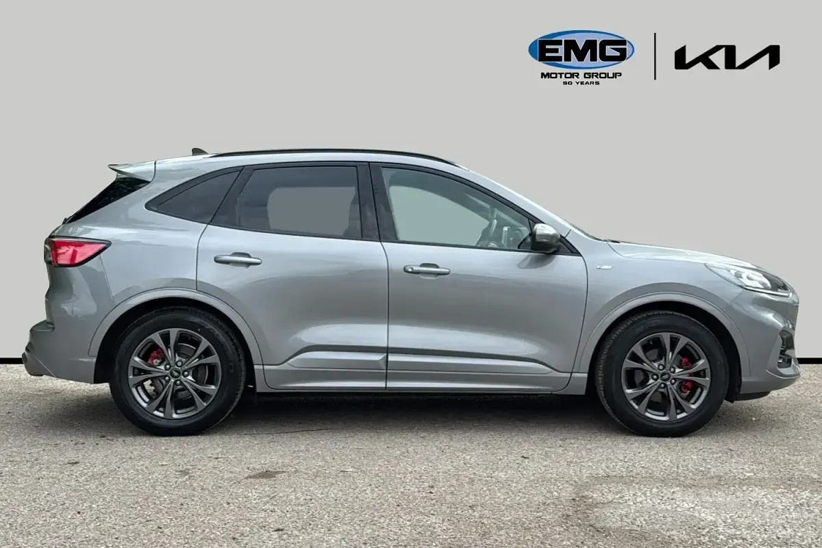 Używany Ford Kuga ST-Line 150 KM (110 kW) 2021 Srebrny SUV