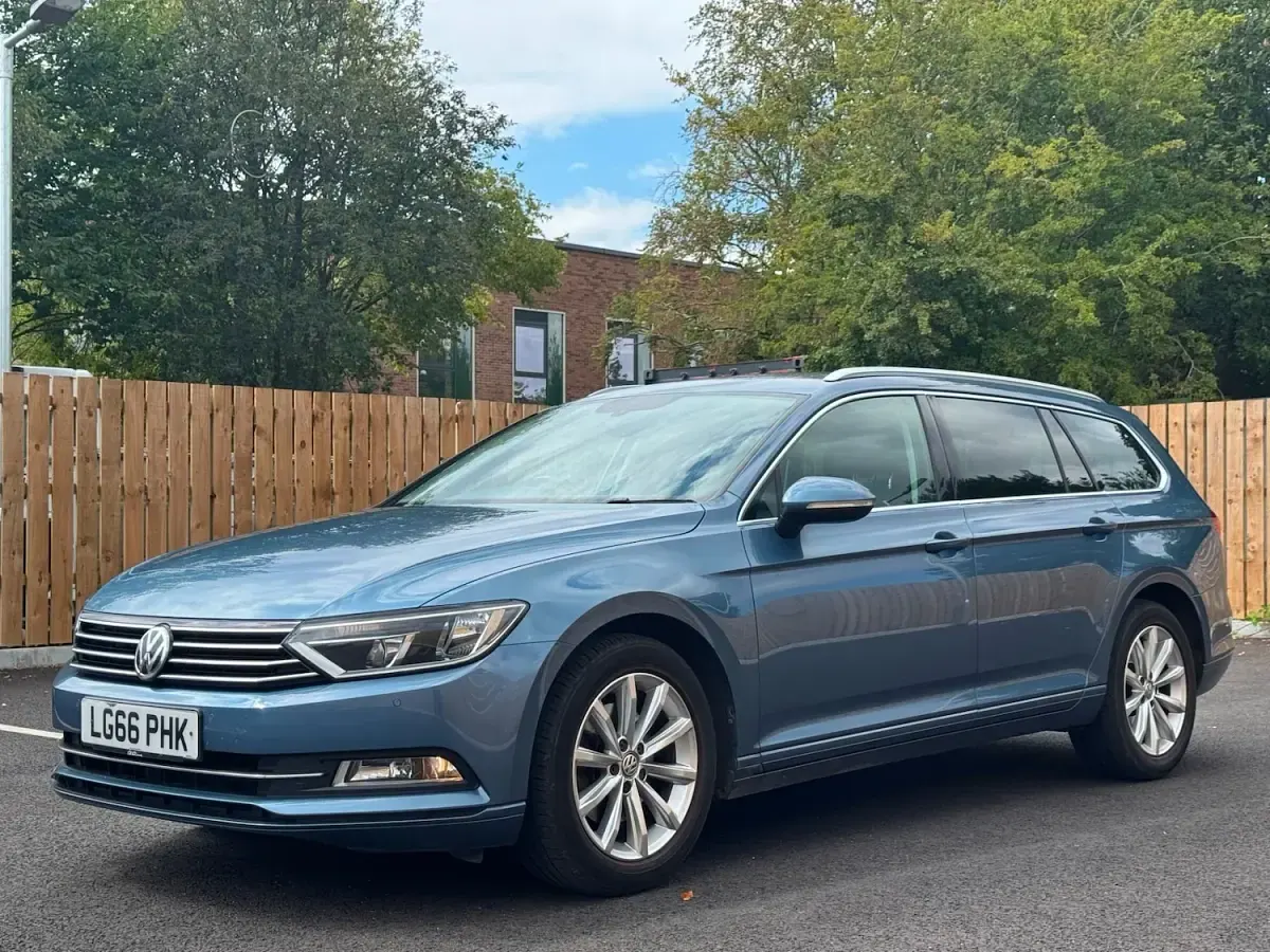Used VW Passat Business 150 HP (110 kW) 2016 Blue Estate