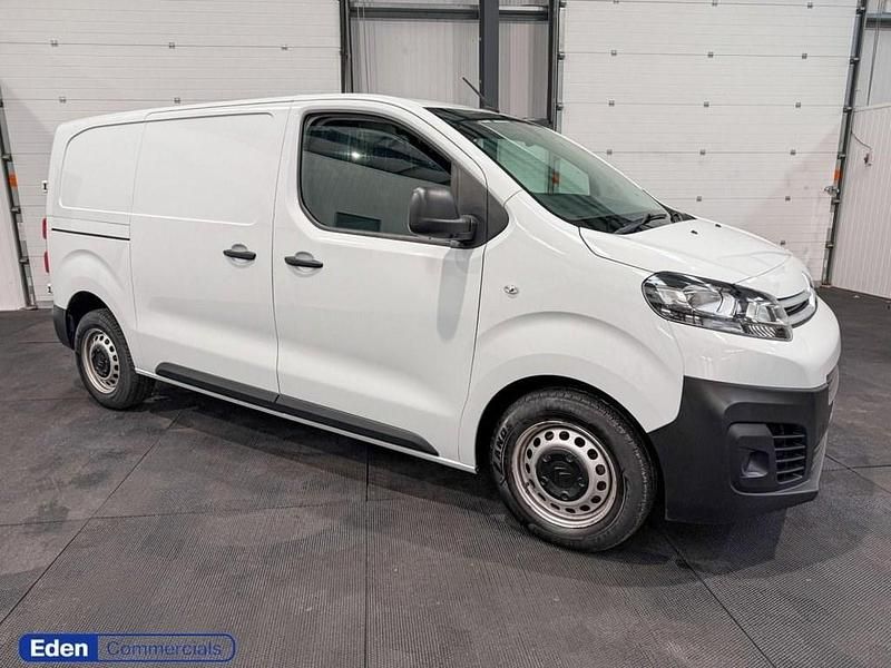 White Used 2023 Citroën Dispatch MPV | £13,990 (Fair price) - Image 1/4