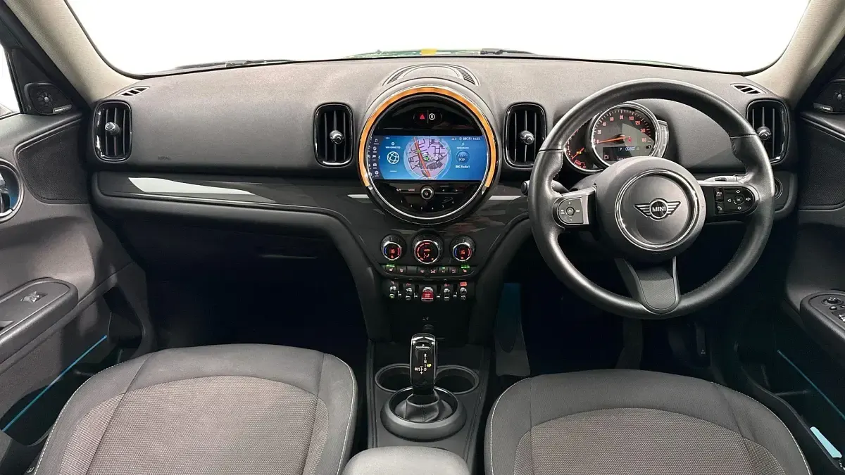 Used Mini Cooper Countryman Classic 134 HP (98 kW) 2022 Green SUV