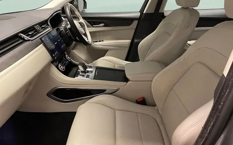 Usado Jaguar F-Pace SE 204 HP (150 kW) 2020 Cinzento SUV
