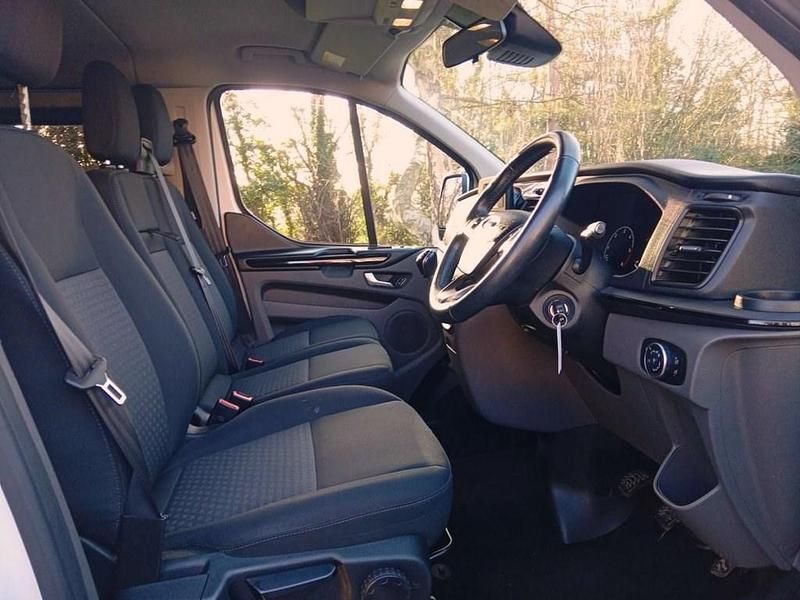 Used Ford Tourneo Custom Zetec 130 HP (95 kW) 2019 White Van