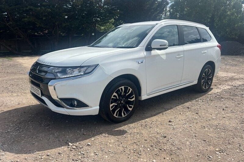 Used 2018 Mitsubishi Outlander P-HEV | £10,950 (Good price) - Image 1/1