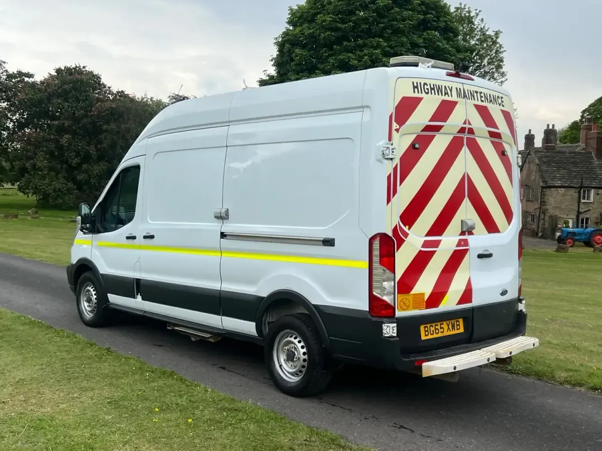Second-hand Ford Transit 125 CP (91 kW) 2016 Alb Van