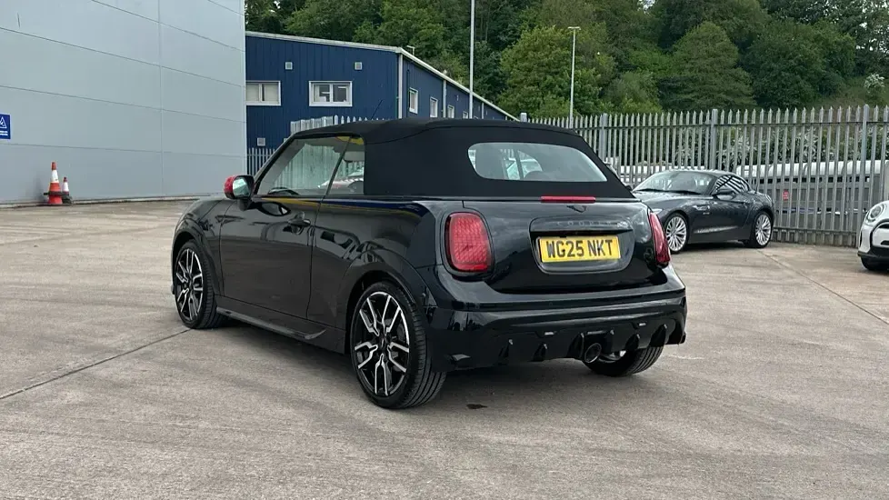 Used Mini John Cooper Works 228 HP (167 kW) 2025 Black Hatchback