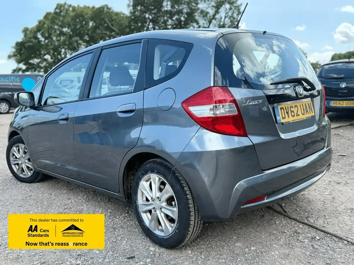 Used Honda Jazz ES 99 HP (72 kW) 2012 Grey Hatchback