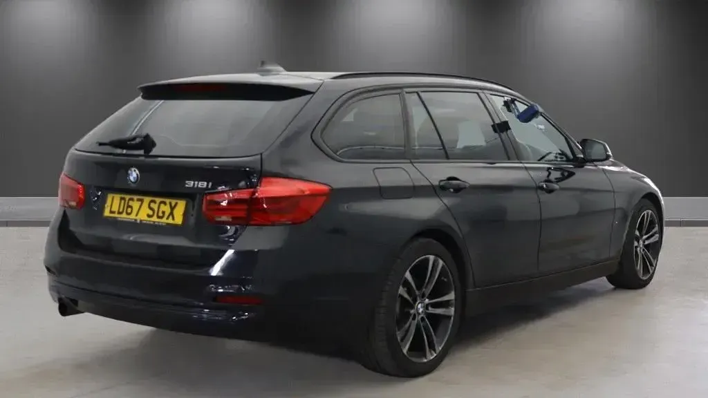 Used BMW 318 Sport Line 136 HP (100 kW) 2017 Black Estate