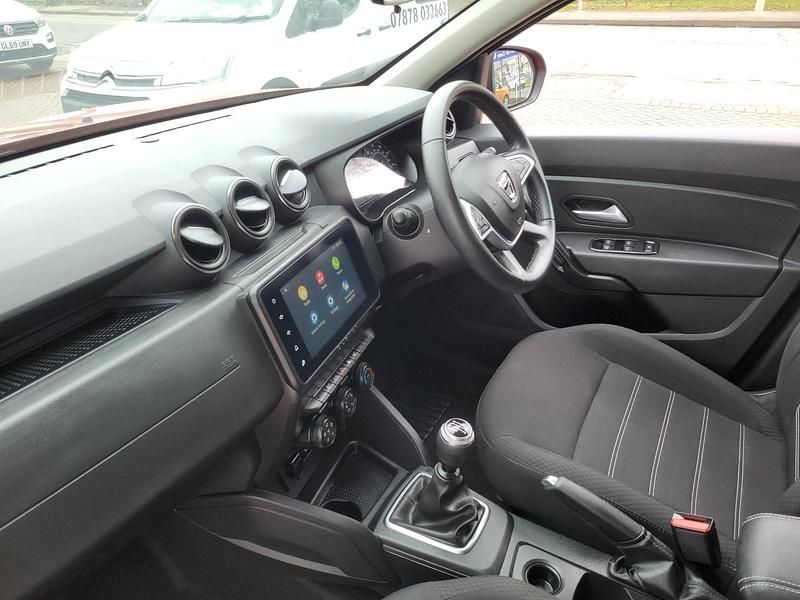 Used Dacia Duster Comfort 100 HP (73 kW) 2022 Orange SUV