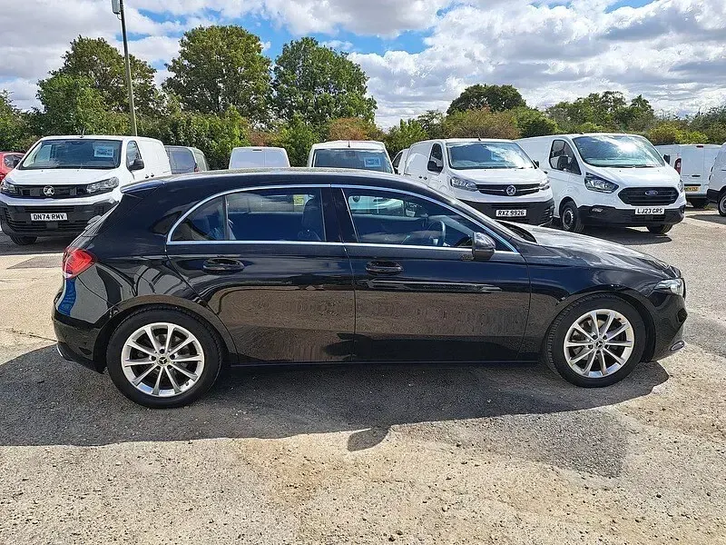 Used Mercedes A180 134 HP (98 kW) 2018 Black Hatchback