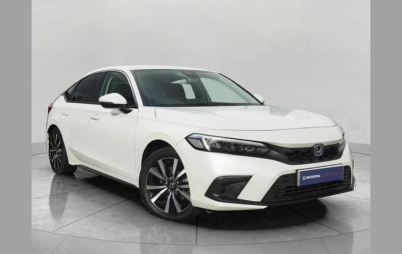 Used Honda Civic Elegance 140 HP (102 kW) 2024 White Hatchback